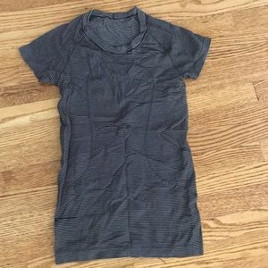 Swiftly tech Lululemon shirt size 2